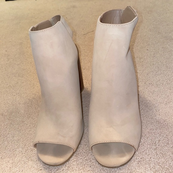 Suede Beige Sandals w Wood Heel - Picture 2 of 5